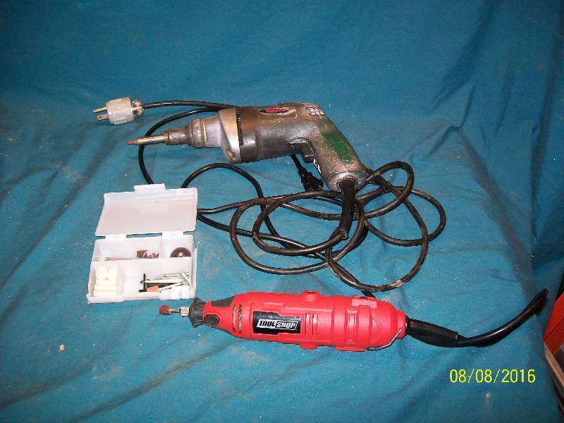 lot 60 image: Tool Shop Electric Rotary Tool Plus Bits Plus Black & Decker Elec Industrial Screw Driver. BOTH WORK