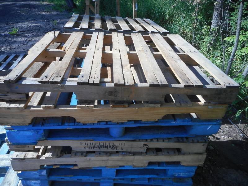 (10) WOOD PALLETS