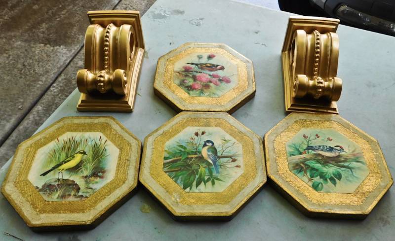 lot 71 image: gold tone corbels and bird plaques