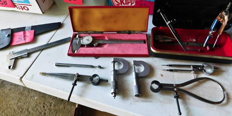 lot 30 image: lot of calipers and micrometer calipers