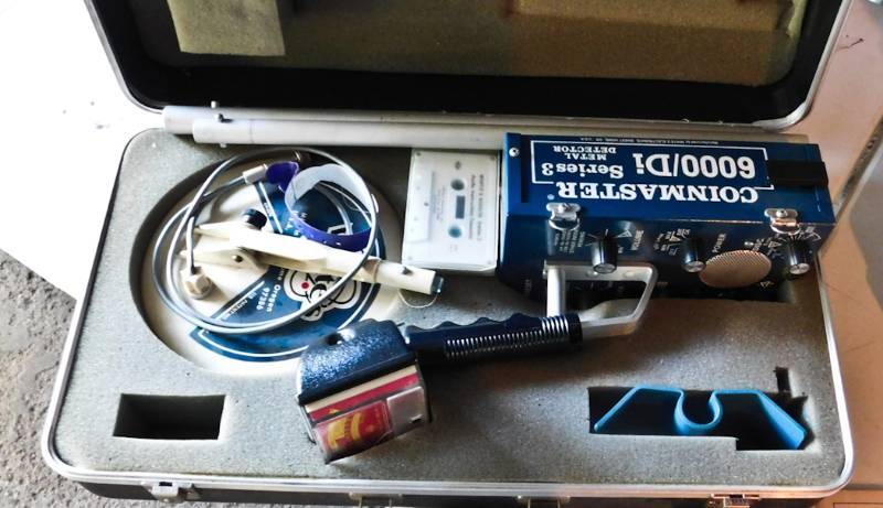 lot 28 image: Whites coinmaster metal detector