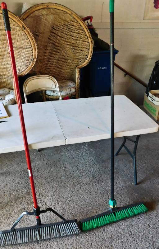 lot 81 image: 2 shop, garage puch brooms newer condition