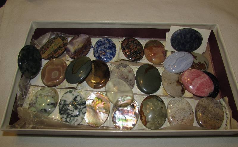 Cabochons