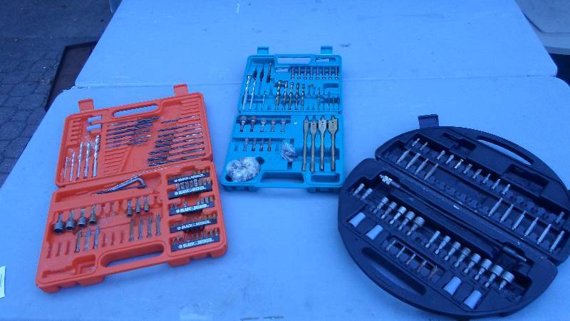 lot 25 image: 3 Bit and Accessory Kits