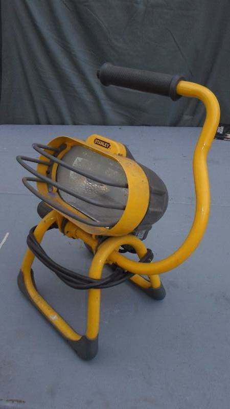 lot 36 image: Stanley Light Large