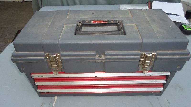 lot 38 image: Popular Mechanics Tool ox with Tools