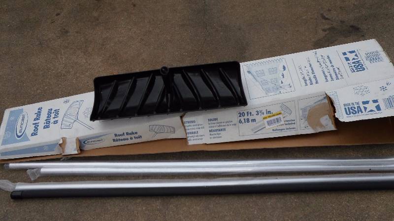lot 42 image: Roof Rake NIB