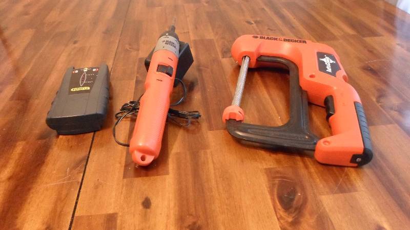 lot 55 image: Power tool and stud finder