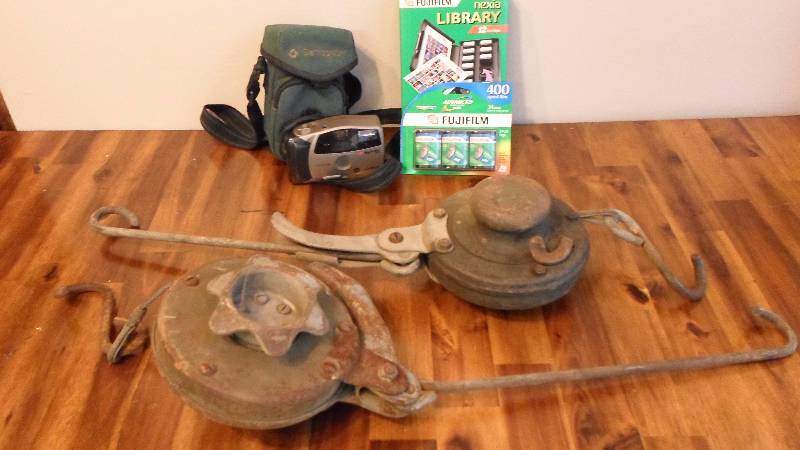 lot 61 image: Pulley Hangers