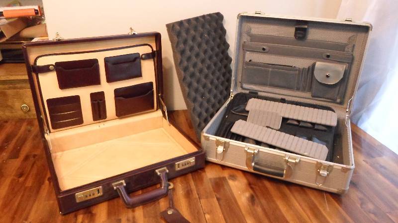 lot 65 image: 2 Brief Case