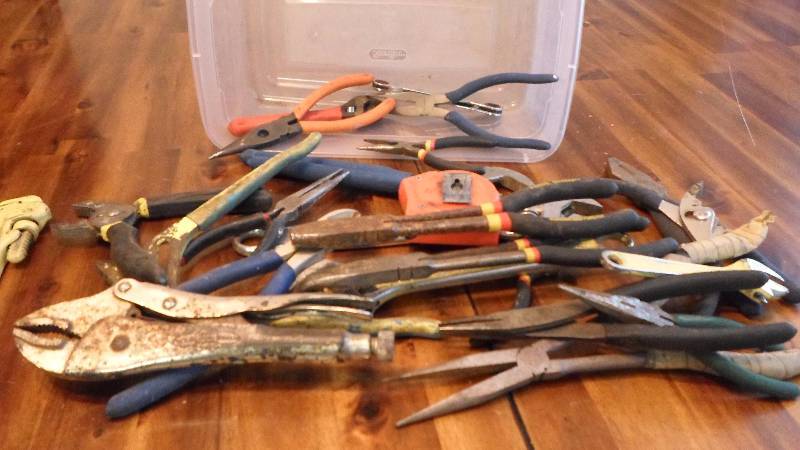 lot 98 image: Wrenches, Needle Nose, Sockets