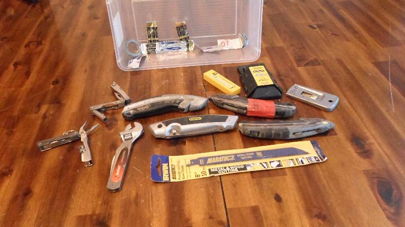 lot 100 image: Blades, Blades, Blades
