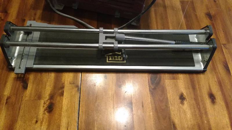 lot 6 image: Tile Saw and Title Cutter