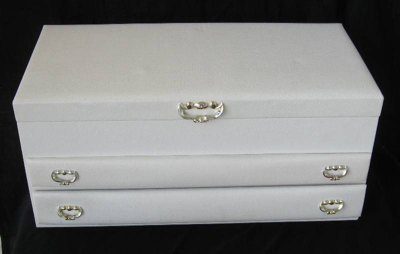 lot 011 image: Large, MidCentury BUXTON 2- Drawer Jewelry Box