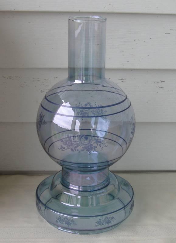 lot 020 image: Vintage Hurricane Candle Holder wBox  Wall Candle Holder