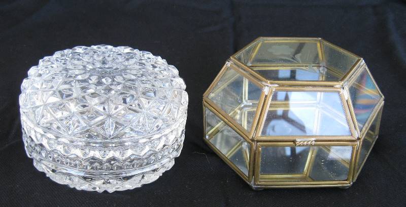 lot 036 image: Crystal & Leaded Glass Trinket Boxes