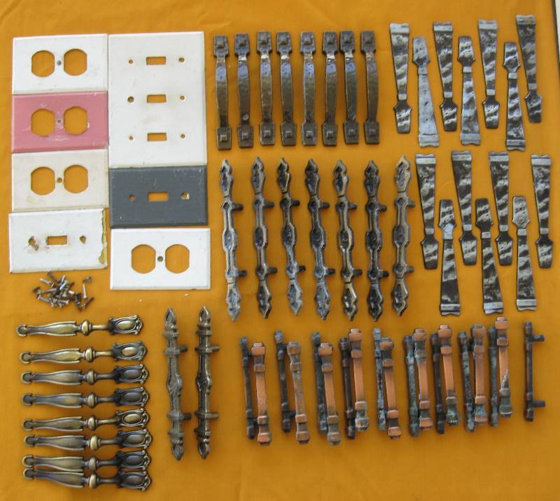 lot 032 image: Vintage DrawerCabinet PullsKnobs and ReceptableSwitchplate Covers