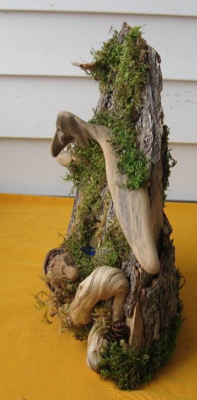 lot 059 image: Hand Made, One of a Kind, Fairy House