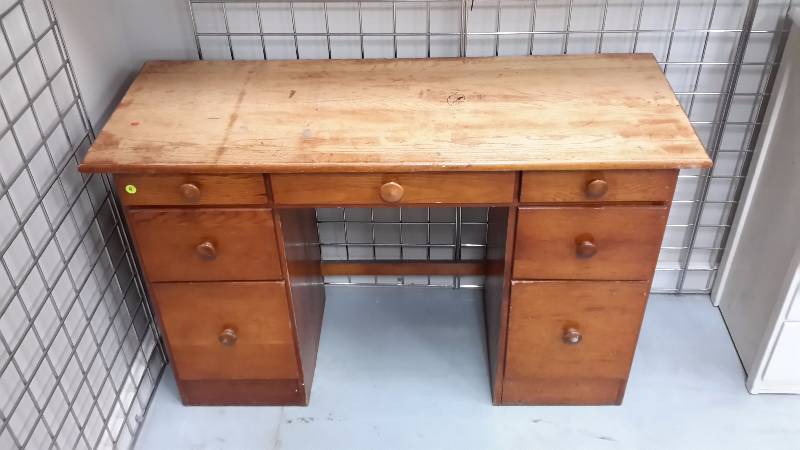 Vanity desk