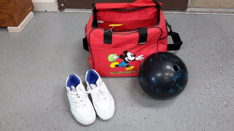 mickey mouse bowling shoes