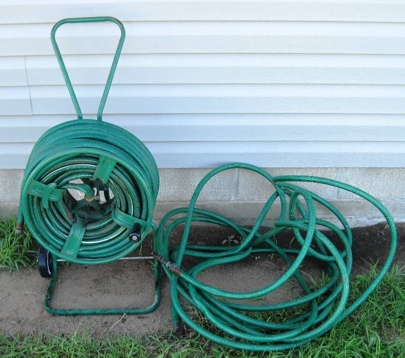 lot 009 image: Water Hose & Reel