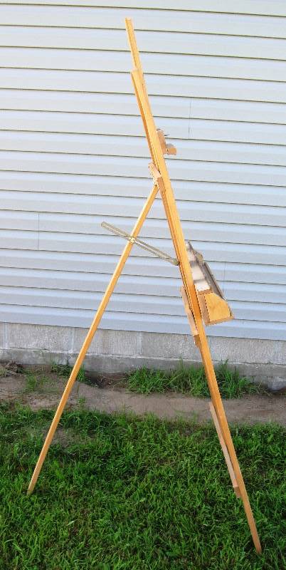 lot 028 image: Saxon Wooden, Art Easel