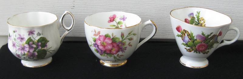 lot 015 image: A touch of Purple Vintage Tea Cup & Saucer Sets