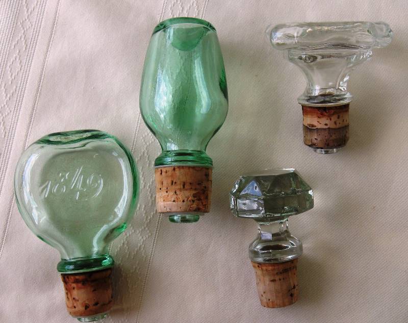 lot 024 image: (4)  Glass Decanters