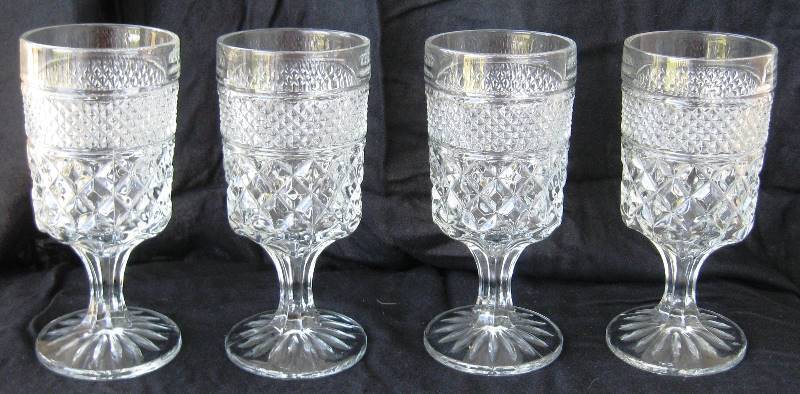 lot 022 image: EAPG Glassware Decanter and Goblets