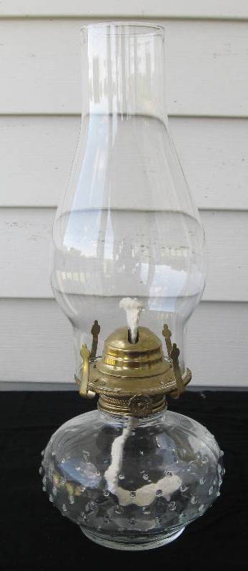 lot 058 image: (2) Hurricane Oil Lamps & (2) Hurricane Candle Lamps