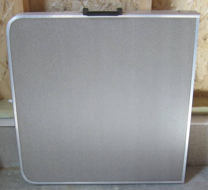 lot 055 image: Coleman Folding Table