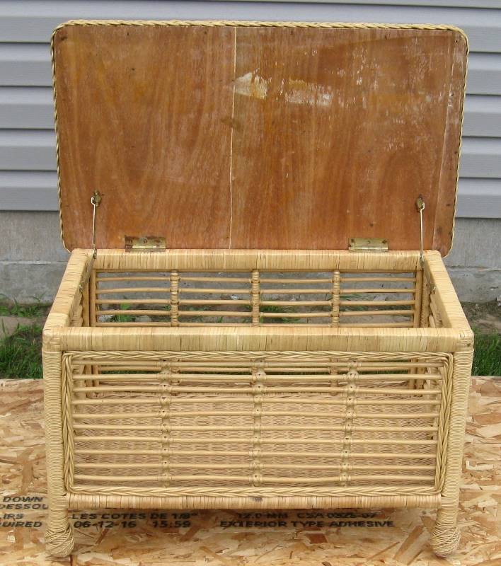 lot 052 image: Rattan, Woven Storage Bench