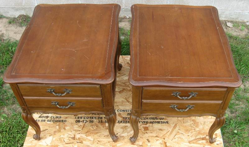 lot 050 image: Pair of matching END TABLES