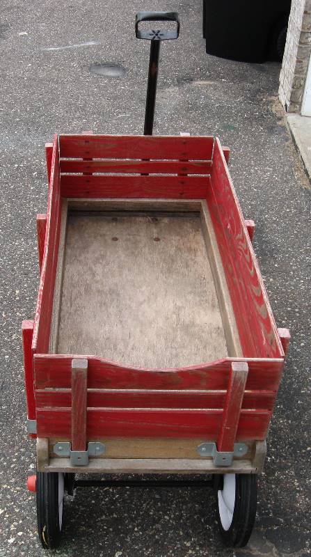 lot 067 image: Vintage Town & Country Red Wagon