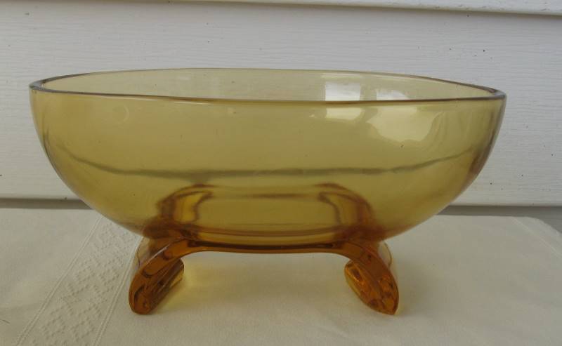 lot 081 image: Retro Amber Glass Lot