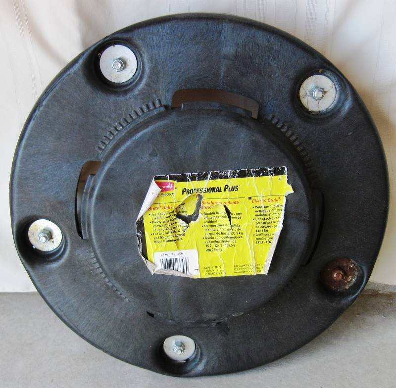 lot 116 image: Rubbermaid Professional Plus Brute Dolly