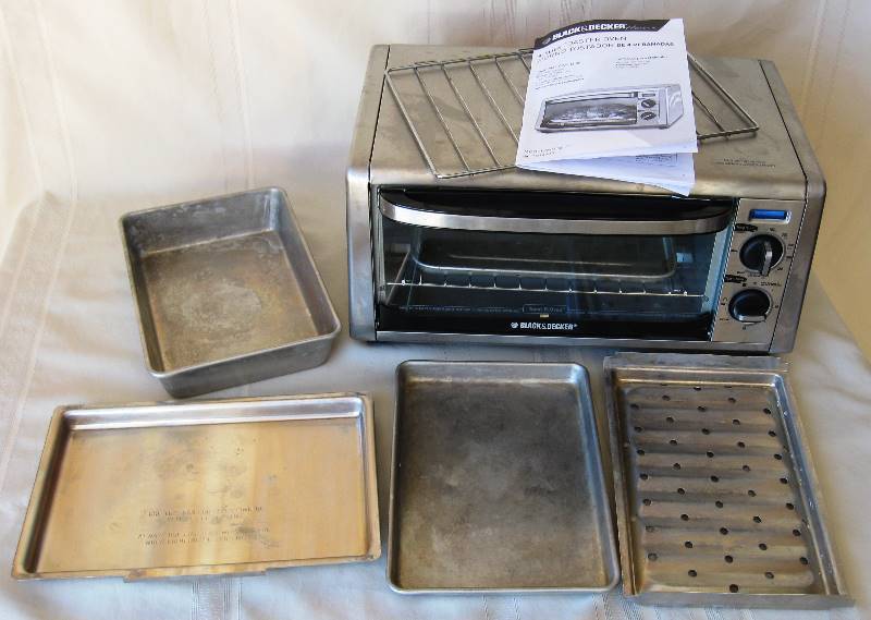 lot 111 image: Black & Decker Toaster & Toast R Oven