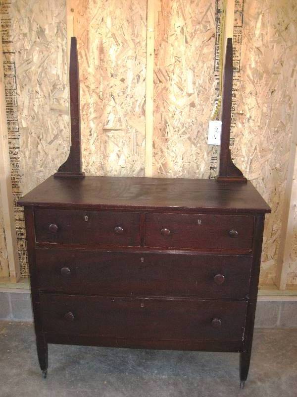 lot 027 image: Antique Dresser with Mirror