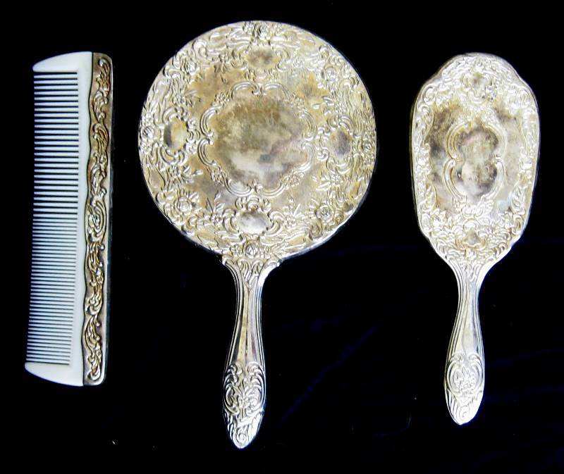 lot 090 image: Vintage Silverplate Dresser Set, Shoe Button Tool & Crochet Hooks