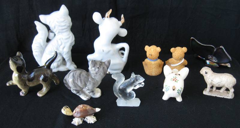 lot 095 image: Vintage Critters Lot