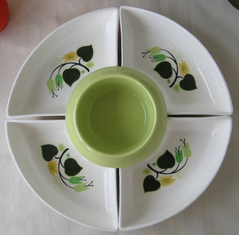 lot 141 image: RETRO Mid Century Serving Lot