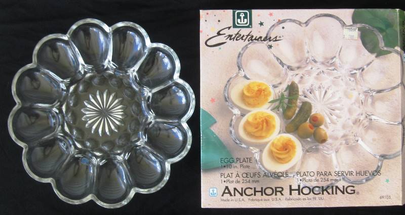 lot 157 image: MidCentury Glass Serving Pieces 