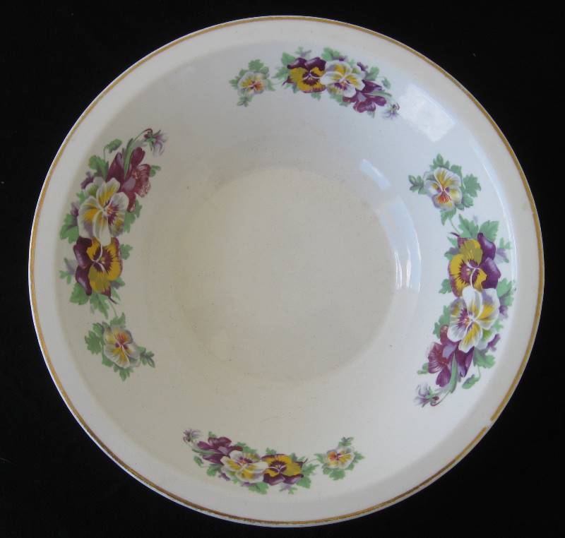 lot 167 image: 3 AntiqueVintage Serving Bowls & Handled Gravy Boat