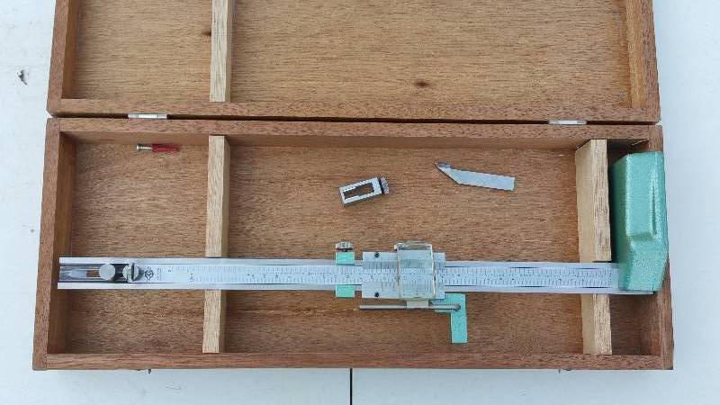 lot 4 image: Kanon 12 Precision Machinist Caliper