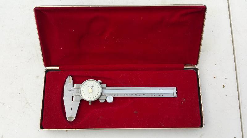 lot 12 image: Mitutoyo 505-629 4 Dial Calipers