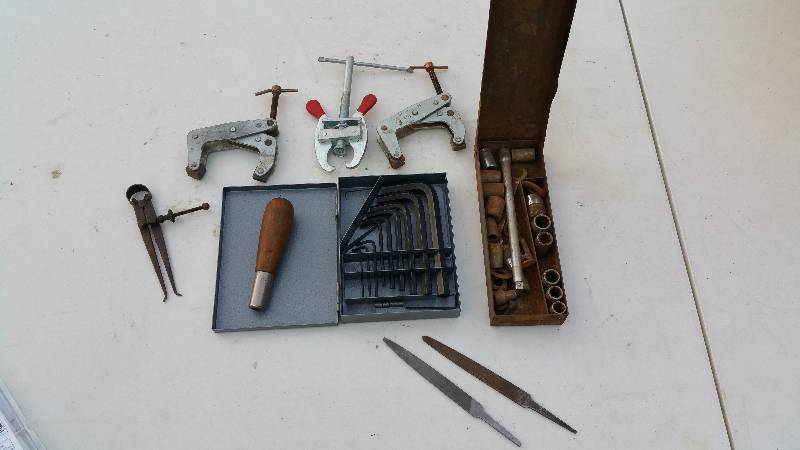 lot 25 image: Allen 12 Piece Metric Hex Key Set, Kant Twist, More