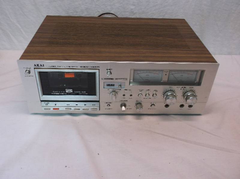 AKAI
