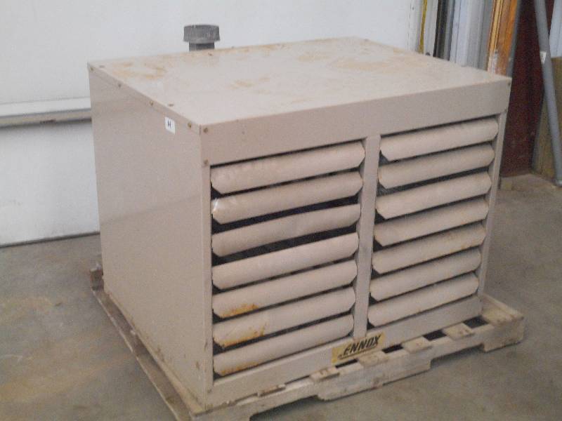lot 14 image: Lennox LF24-200A-1 Commercial 16100...