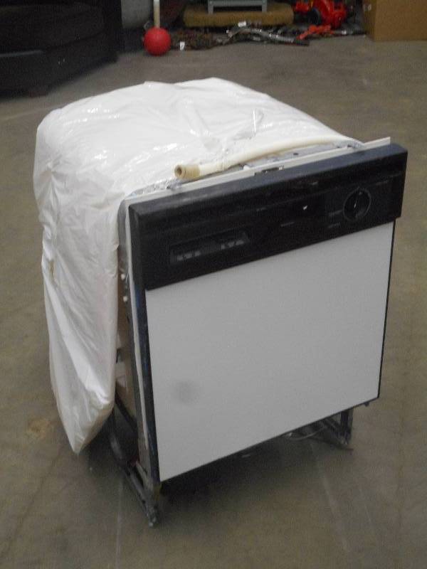 lot 16 image: Kenmore Multi-Function Dishwasher...