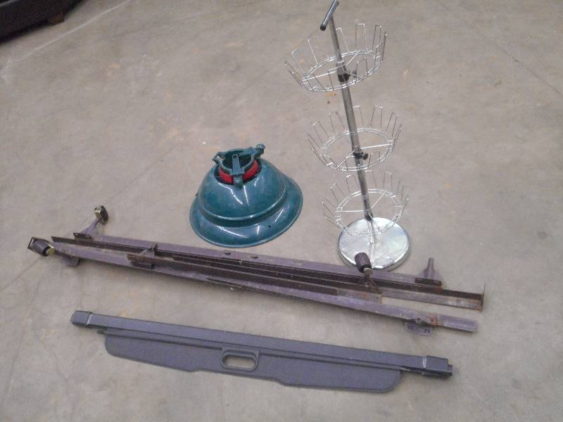 lot 25 image: Lot Of Steel Bed Frame, Tree Stand...